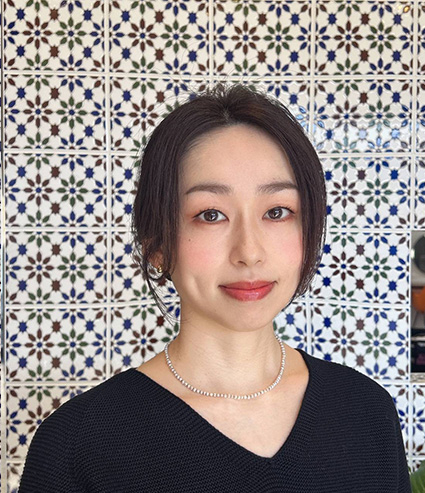 山崎真衣
