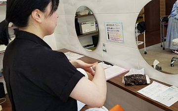 お肌のお手入れいかがですか??